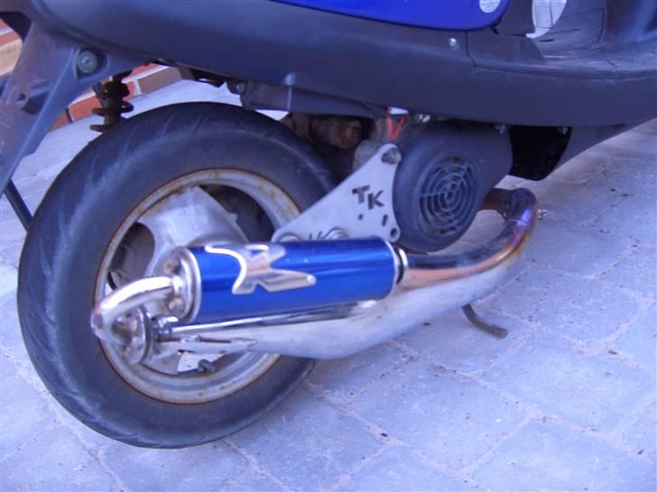 Yamaha jog space solgt - knækudstødning rigtigt fedt normal pris 1500 kr fik det til 400 kr  billede 3