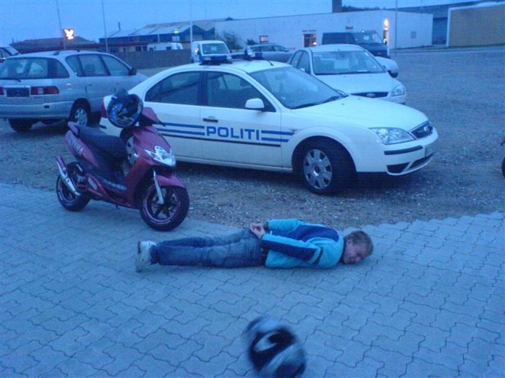 Peugeot Speedfight 2 - Og til sidst fik de også mig:( billede 12