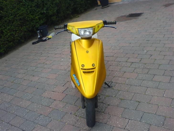Yamaha Jog  Solgt - fronten <3 den er jo noget lækker!  billede 7