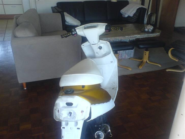 Yamaha Jog  Solgt - Godt min mor ikke så det her.. hehe :P billede 14