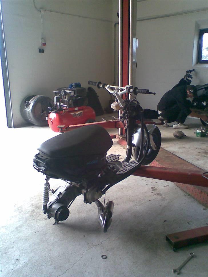 Aprilia Sonic Lc MHR.. (BYTTET) - Så blev der lige skiftet dæk... (; billede 14