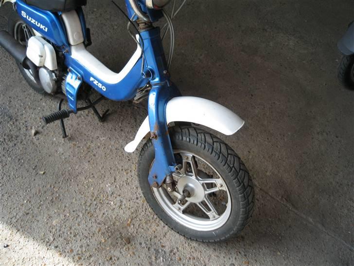 Suzuki FZ50 [solgt] billede 4