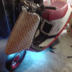 Yamaha jog ac (louis V) (SOLGT)