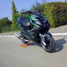 Yamaha Aerox Pata Negra Byttet