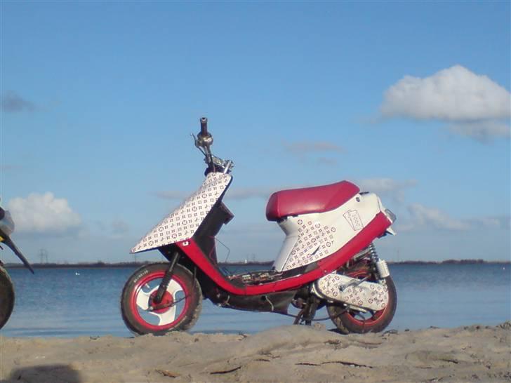 Yamaha jog ac (louis V) (SOLGT) - det nye look billede 1