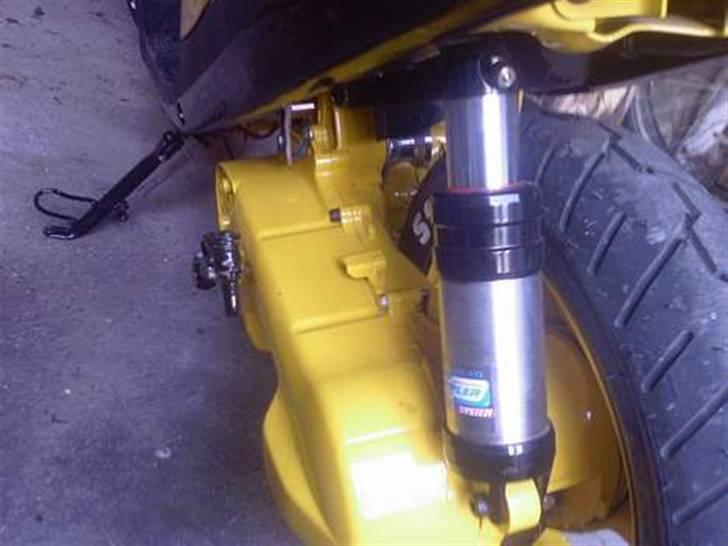 Yamaha team-100meter humle ! Jeg - dobbler støddember , auto lakket sort:D billede 14