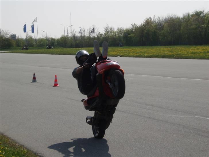Aprilia SR50 LC DD Banejern solgt billede 7