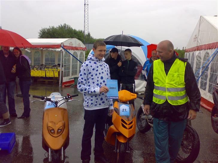 Aprilia Sonic FLOT! SOLGT! - 500 kr yeeeeeees nogle der vil købe dem for 600 kr.? =D billede 9