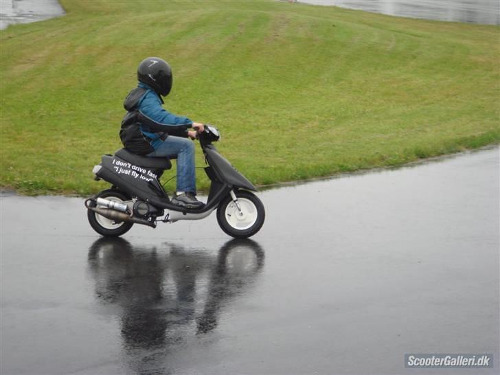 Yamaha Jog Evo Ac [Sæson 07] - Scootday 07... bemærk den lækre regnjakke...haha billede 10