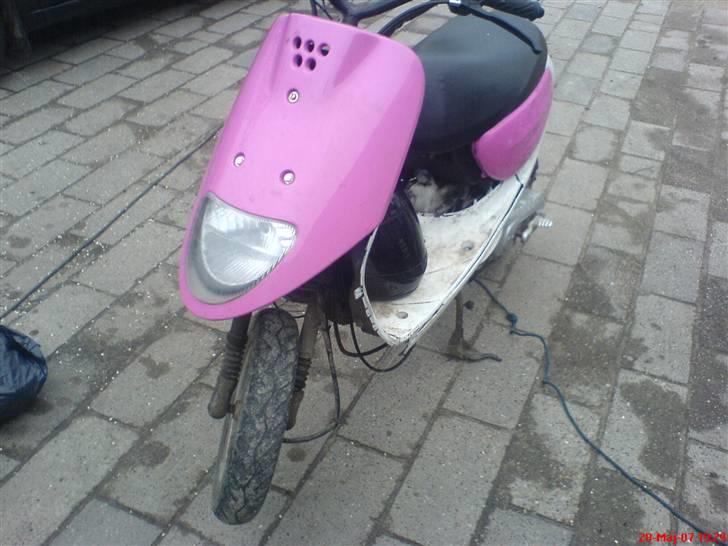 Yamaha Jog Space 110 cc BYTTET - De lyserøde skjolde :) <3 billede 10