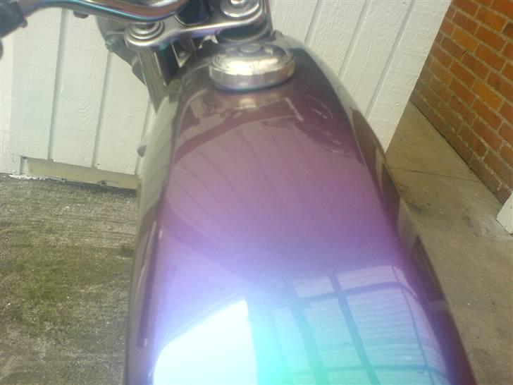 Yamaha 4 gear - skifter farve efter hvordan lyset rammer den 7500 literen billede 8