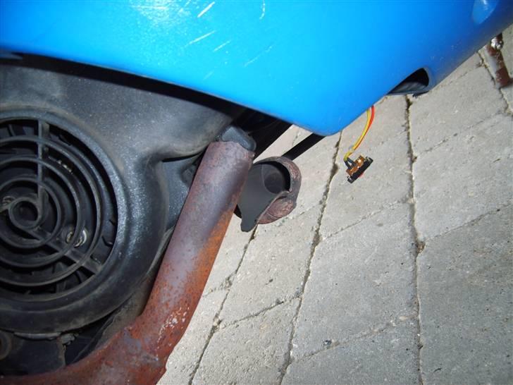 Aprilia Sonic [solgt] - min udstødning knækkede sku :/ så skal have ny på, på onsdag ;D billede 6