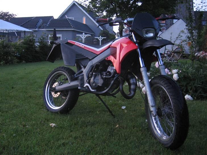 Gilera Smt - Solgt. Skriv v. Jog - Der står hun jo i sin fulde pragt :) billede 1