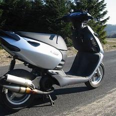 Aprilia Sonic (Solgt)