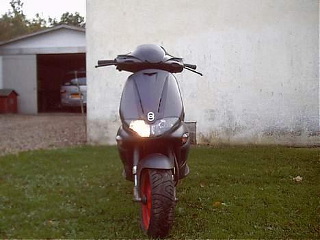 Gilera    Runner ( nye billeder) - Nærlys i den en side og langt i den anden billede 4