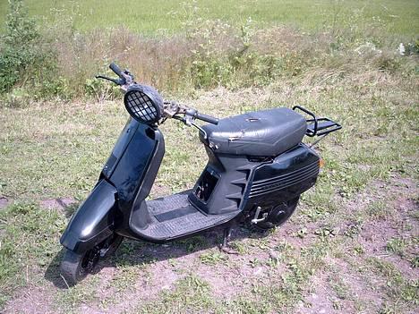 Peugeot SC Metropolitan - Så blev den lakeret Blanksort :-) billede 1