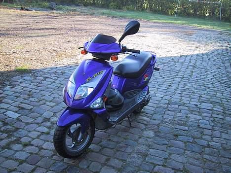 PGO Dr. big Tuborg - SOLGT! - Ja det var så sårn den så ud da jeg fik den i sin tid....MEGA ridser på siden og div. andet billede 9