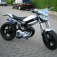 Suzuki Street Magic  ( SOLGT )