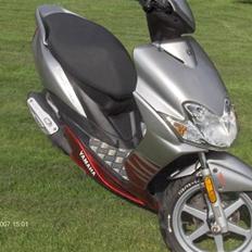 Yamaha jog R ( Lyby´s)