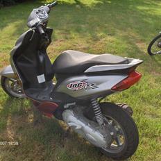 Yamaha jog R ( Lyby´s)