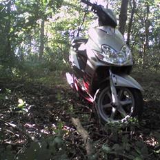 Yamaha jog R ( Lyby´s)