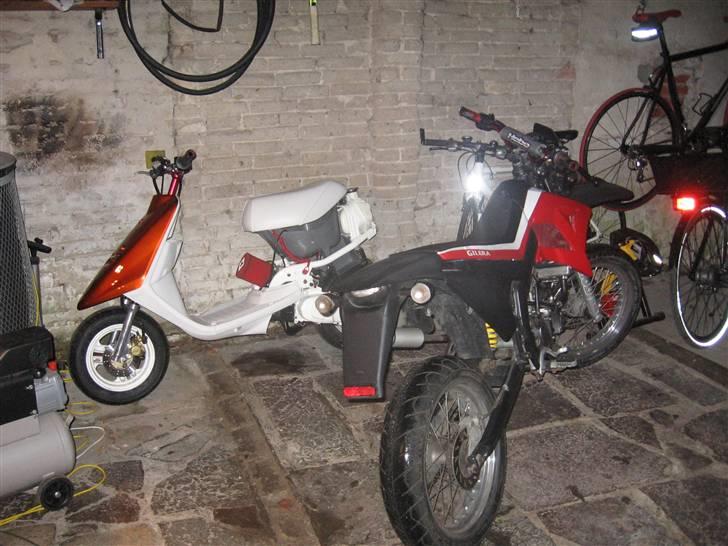 Gilera Smt - Solgt. Skriv v. Jog - Der står den og joggen jo fint :) billede 17