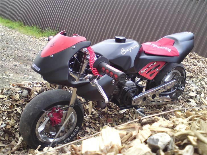 MiniBike 49ccm pocketbike - nu med sort stel. (: billede 1