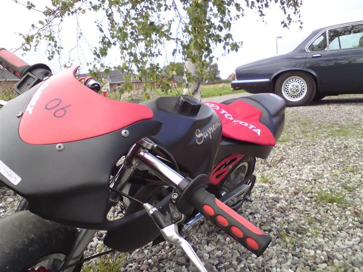 MiniBike 49ccm pocketbike - lidt mere af jaguaren kan skimtes. (: billede 3