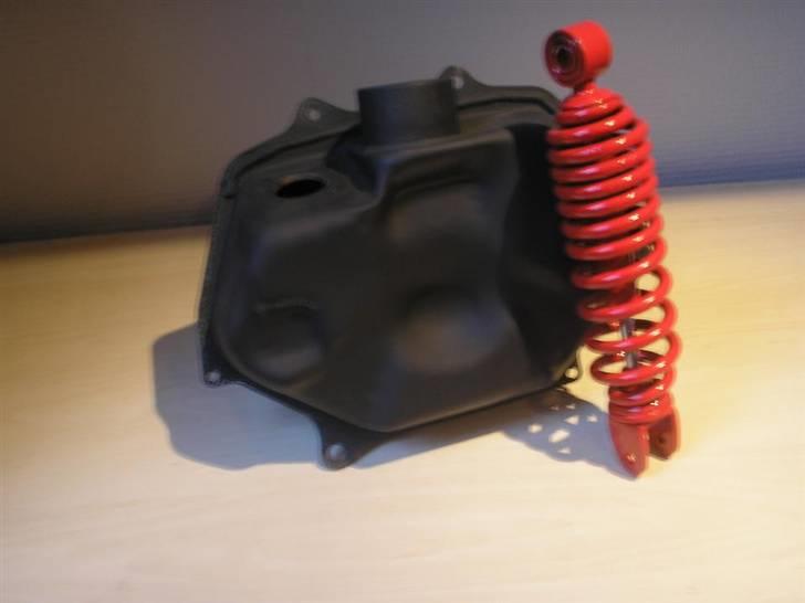 Yamaha Jog Projekt * Solgt * - 2 ny malede dele. (dog ikke den tank som er kommet på. billede 8