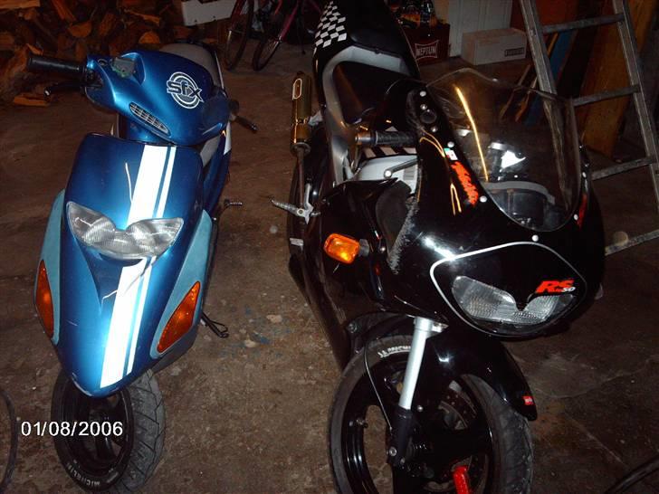 Honda sfx ( byttet ) - bevis på at det er min :)..den står sammen med min dejlige RS50 billede 6