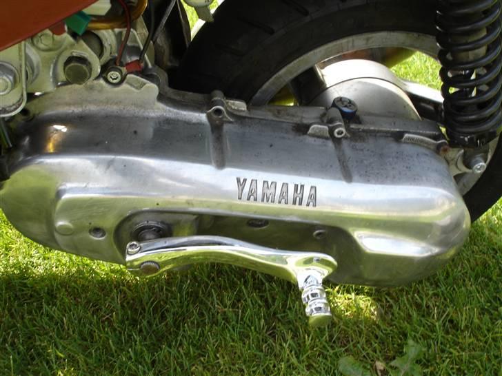 Yamaha Jog Evo lc - er ved at højglans polere den. billede 9
