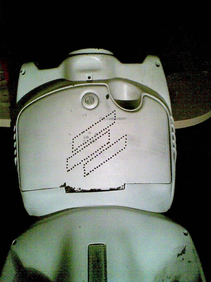 Aprilia sonic ac - STJÅLET - mit nice hanske rums låge har selv lavet det der kommer blå neon bag ved regner jeg med  billede 5