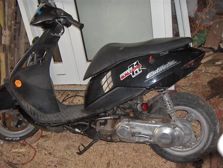 Suzuki estilete SOLGT billede 3