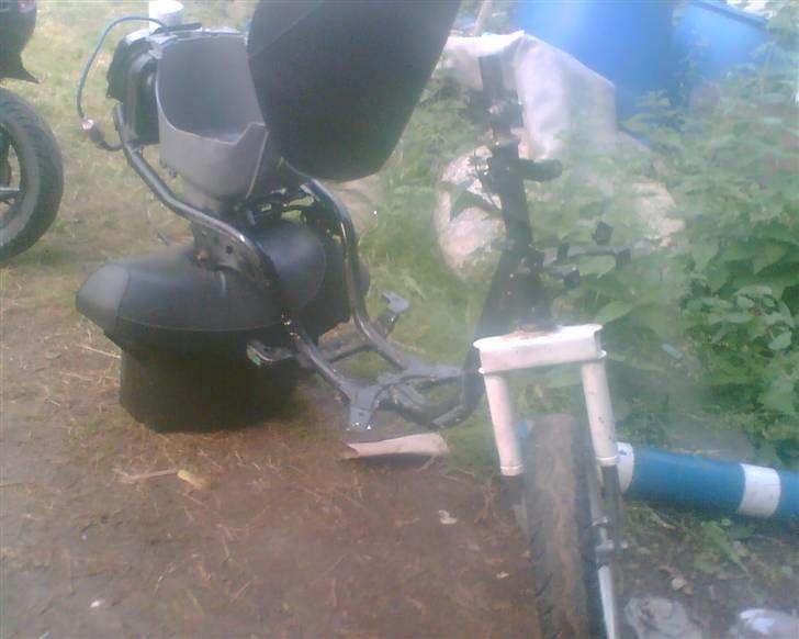 Yamaha Jog - Solgt - - Og igen med den lille "Maxi" forgaffel billede 14