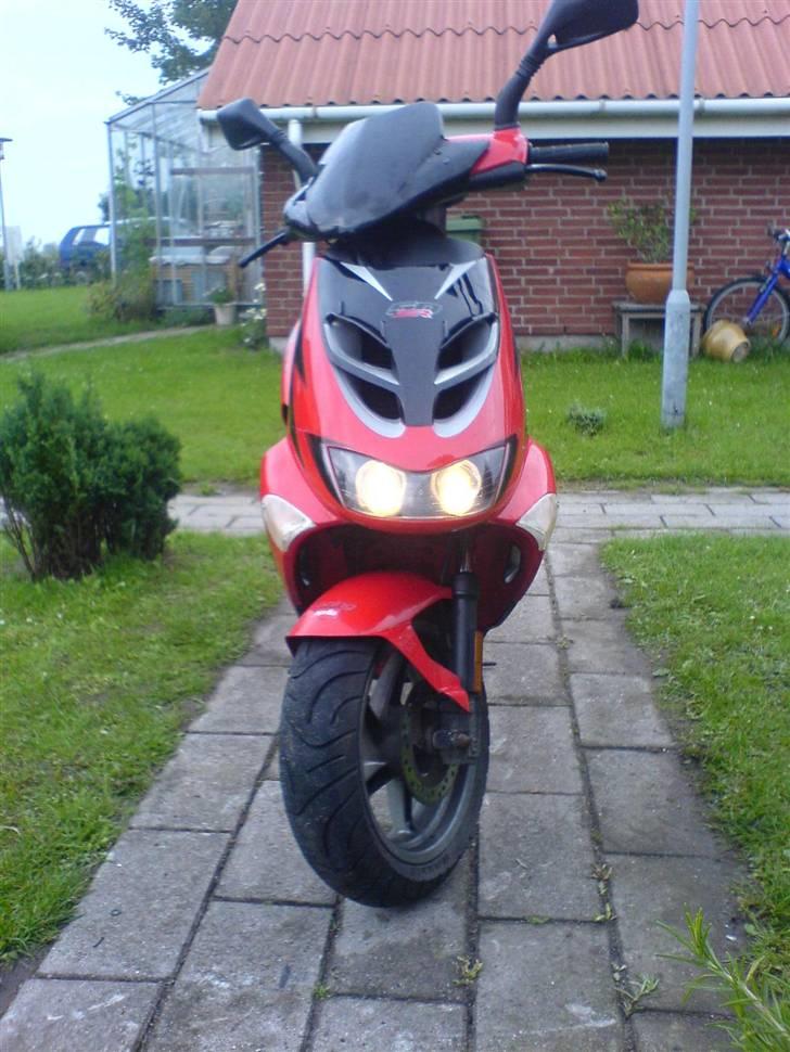 Aprilia Ditech Pro Sport Solgt - Forfra billede 1