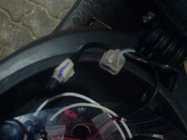 Aprilia sonic (byttet) - et lille stik så man kan tage hele anlæget ud af kassen hvis man skal bruge den billede 9