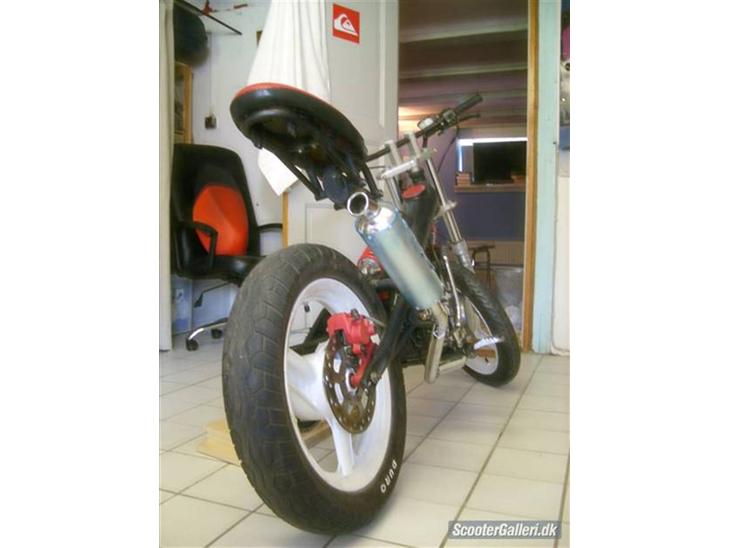 {{currentPhoto.altText}} billede {{currentPhoto.number}}