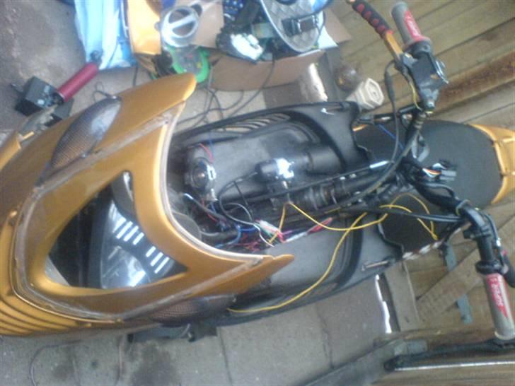 Aprilia Sonic ac smadret/ solgt billede 17