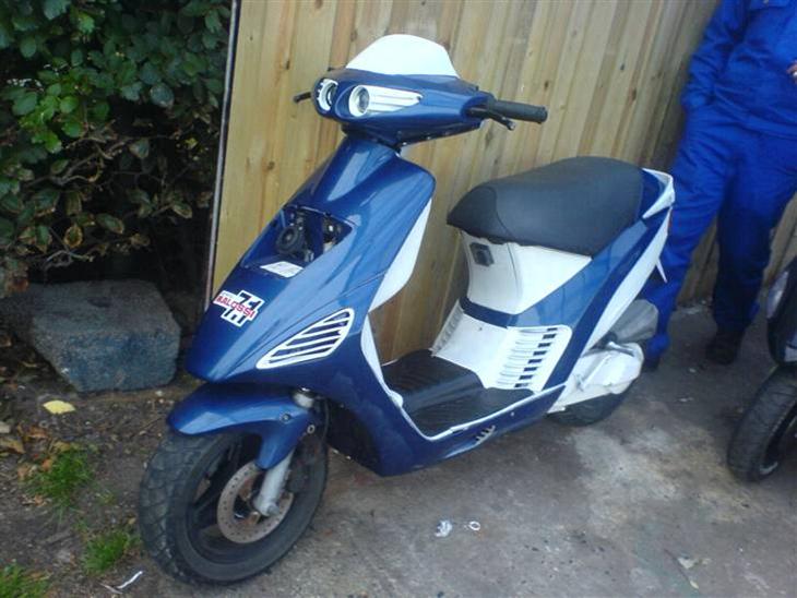 {{currentPhoto.altText}} billede {{currentPhoto.number}}