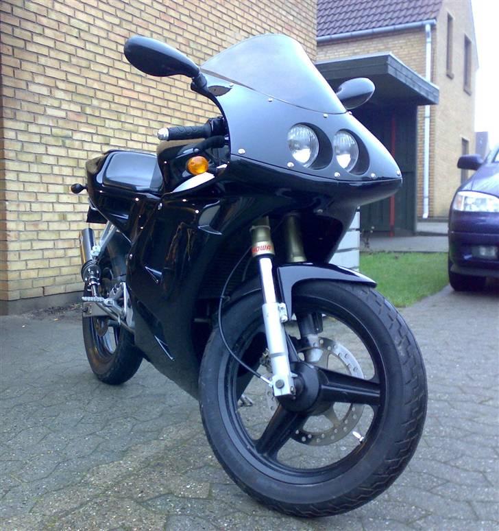 Cagiva Mito "SOLGT!!!!!!" - Nyrenoveret 70ccm Cagiva Mito, autolakeret i "Panther Black Pearl" billede 7