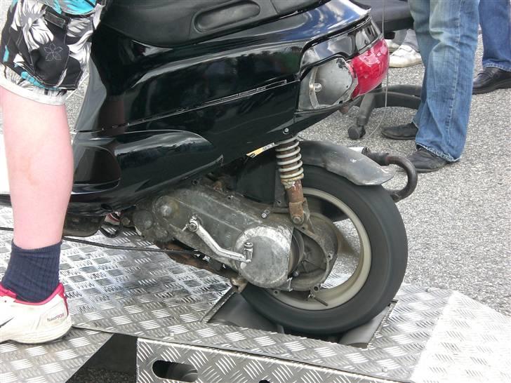 Piaggio Zip (solgt) - På rullefelt :) billede 4