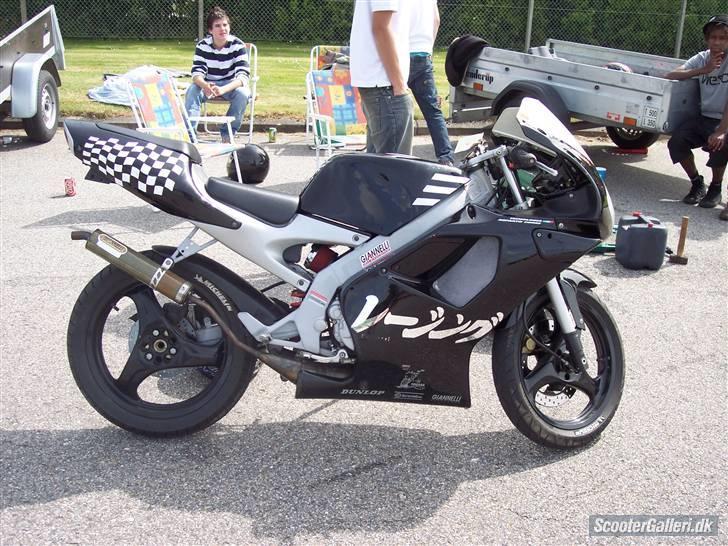 Aprilia RS50 LC<3....byttet - min RS50 hvor jeg lige har pakeret :) billede 16