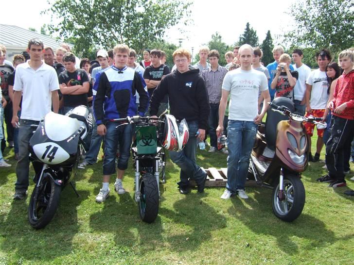 Aprilia RS50 LC<3....byttet - de 3 flotteste scootere :)...min RS50 som nummer 3 aprilia bravo som nummer 1 og jog space som nummer 2 :).. billede 20