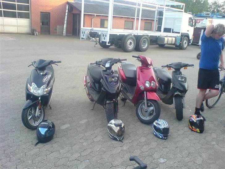 PGO hot 50  SOLGT - mine venner´s scooter billede 2