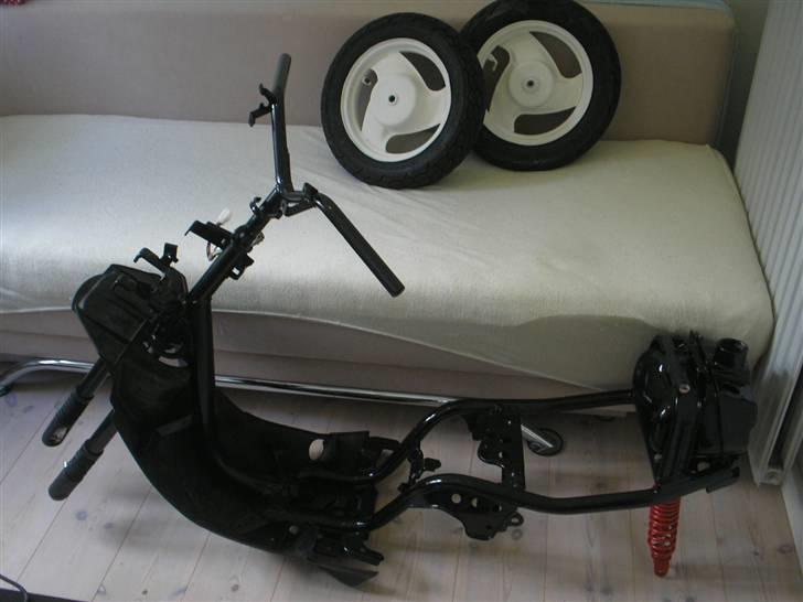 Yamaha Jog Projekt * Solgt * - Så er jeg kommet så vidt :P kun lig sat hurtigt sammen. billede 19