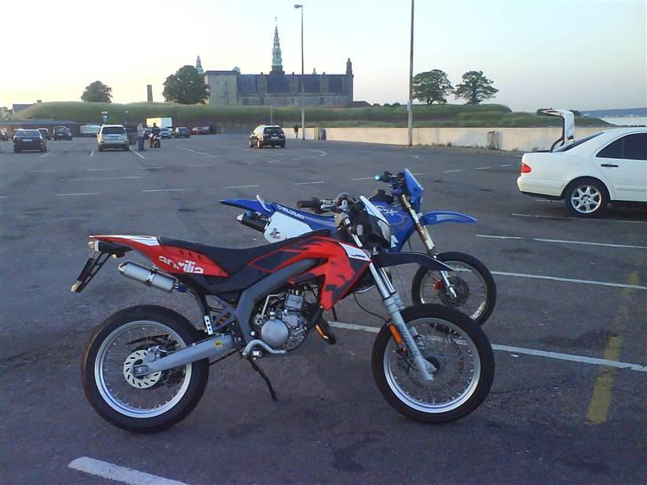 Aprilia SX50 Solgt :'( - ovre ved Kronborg :p billede 2
