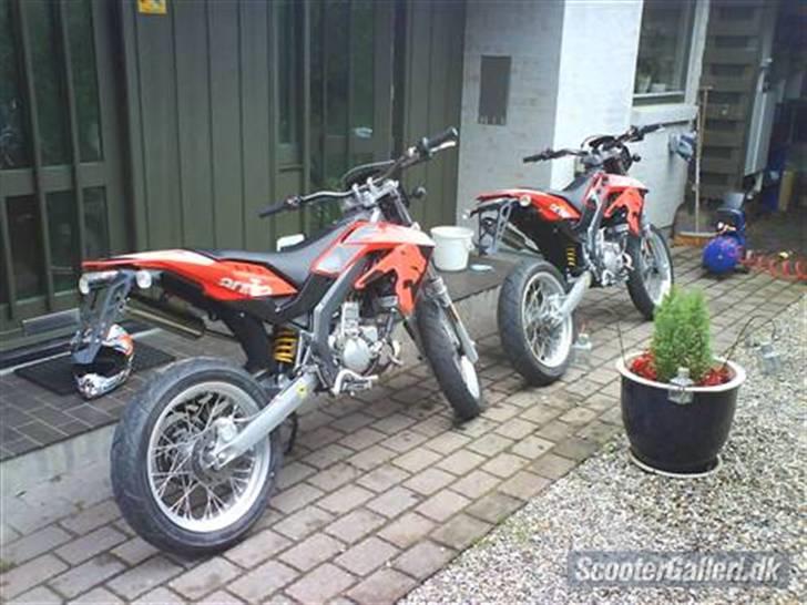 Aprilia SX50 Solgt :'( - har lånt dette billede af min ven billede 13