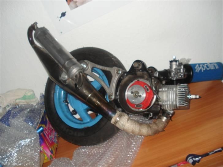 Yamaha Jog R @ EVO =] - Alt tunet er rykket over på en jog motor, billeder af jog kommer. Der er kommet lidt ekstra på som tp 24% gearing og italkit ;) billede 9