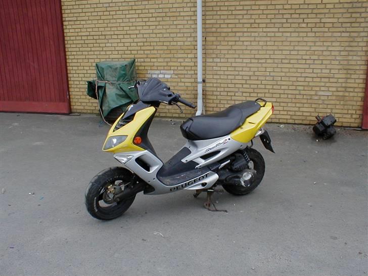 Peugeot speedfight 2  $olqT - sådan så den ud lige da jeg fik den (konfirmationsgave af min far det er en 45knallert men det er han sku ligeglad med) billede 9