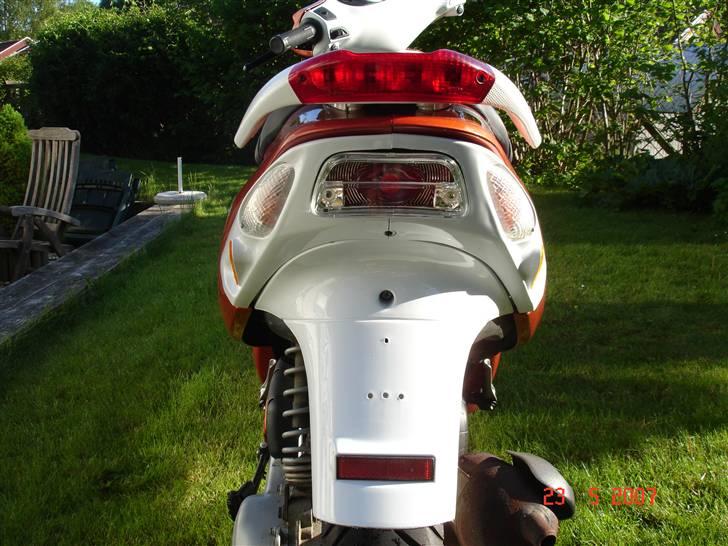 Piaggio Nrg Mc3 Solgt! - Nice ass:P og så det en super fed lexus baglygte! billede 6